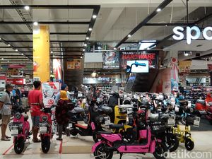 Sepeda Listrik Hemat Sejutaan Saat Full Day Sale Transmart Rungkut Sepeda Listrik Hemat Sejutaan Saat Full Day Sale Transmart Rungkut