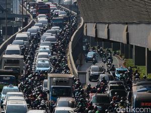 Catat Ya! Tidak Ada Pembatasan Kendaraan Tua di Jakarta Catat Ya! Tidak Ada Pembatasan Kendaraan Tua di Jakarta