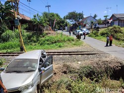 Sudah 2 Mobil Tertabrak KA di Pelintasan Klatak Banyuwangi, Apa Pemicunya?