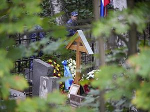 Makam Bos Wagner Disatroni Maling, Kini Dijaga 24 Jam Makam Bos Wagner Disatroni Maling, Kini Dijaga 24 Jam