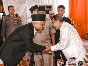 Ganjar Penuhi Undangan ke Muktamar Sufi, PDIP: Amalkan Adab Santri