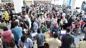 Hari Kedua Cuci Gudang, Toko Gunung Agung Masih Diserbu Warga