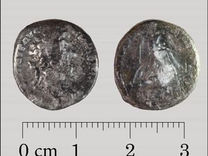 Keren! Anak 8 Tahun Temukan Koin Romawi Kuno di Kotak Pasir