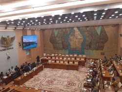 Bos Pertamina Usul Etanol buat Campuran Bensin Bebas Cukai