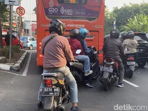 Lenteng Agung Arah Tanjung Barat Jaksel Macet Pagi Ini
