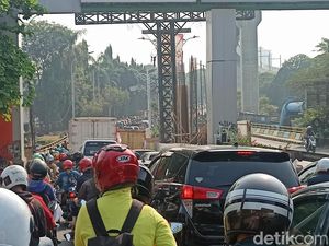Warga Kaget Proyek Galian Pondok Pinang sampai November: Macet Udah Parah
