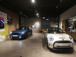Potret Diler Mewah MINI Eurokars Studio di PIK 2 Potret Diler Mewah MINI Eurokars Studio di PIK 2