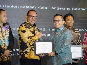 Walkot Cilegon Raih Penghargaan Sosok Inspiratif di Bidang Pendidikan