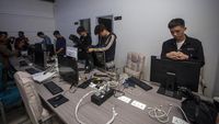 Tampang Puluhan WN China yang Dibekuk Terkait Love Scamming di Batam
