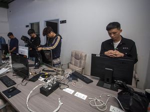 Tampang Puluhan WN China yang Dibekuk Terkait Love Scamming di Batam