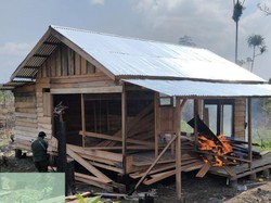 6 Pondok Perambah Hutan di TN Tesso Nilo Riau Dibakar Buntut Karhutla!