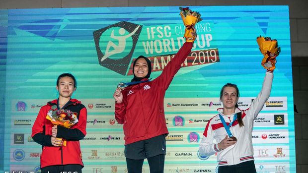 Piala Dunia Panjat Tebing Atlet speed putri Indonesia Aries Susanti Rahayu pecahkan rekor saat juara Piala Dunia Panjat Tebing IFSC 2019 di Xiamen, China.