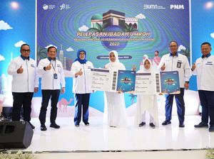 Tangis Haru Penjahit Asal Probolinggo Diberangkatkan Umrah oleh PNM