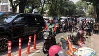 Potret Kemacetan di Jalan Kwitang Imbas Diskon Toko Gunung Agung