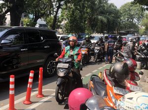 Potret Kemacetan di Jalan Kwitang Imbas Diskon Toko Gunung Agung Potret Kemacetan di Jalan Kwitang Imbas Diskon Toko Gunung Agung