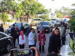 Jokowi Kunjungi SMKN Gratis untuk Siswa Miskin Rintisan Ganjar di Semarang