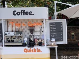Quickie Coffee, Penjaja Kopi Pagi di Pantai Bali Quickie Coffee, Penjaja Kopi Pagi di Pantai Bali