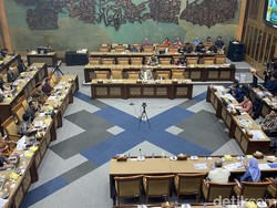 Jangan Keburu Senang! Nadiem Tak Hapus Syarat Skripsi untuk Lulus, tapi...