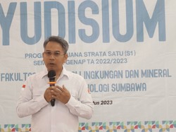 Rektor UTS Dukung Aturan Mahasiswa Tak Wajib Skripsi