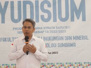 Rektor UTS Dukung Aturan Mahasiswa Tak Wajib Skripsi Rektor UTS Dukung Aturan Mahasiswa Tak Wajib Skripsi
