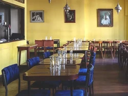 Restoran Legendaris 70 Tahun Ini Akan Tutup, Pelanggannya Sedih