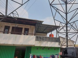 Fenomena Masih Ada Warga Tinggal di Bawah Sutet