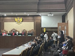 Lukas Enembe Minta Izin ke Toilet, Hakim Skors Sidang Kasus Suap