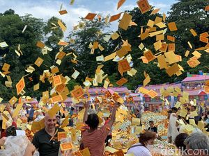 Antusiasme Warga Tionghoa Meriahkan Festival Hantu Lapar Antusiasme Warga Tionghoa Meriahkan Festival Hantu Lapar