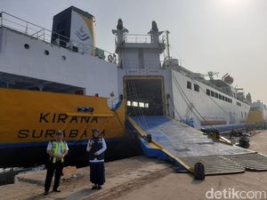 Dampak Fenomena Blue Moon, Banjir Rob-Jadwal Kapal di Tanjung Perak Tertunda Dampak Fenomena Blue Moon, Banjir Rob-Jadwal Kapal di Tanjung Perak Tertunda