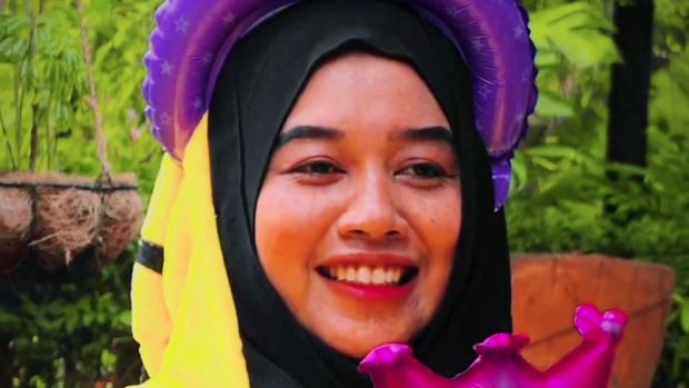 Dian Rositaningrum buka cadar