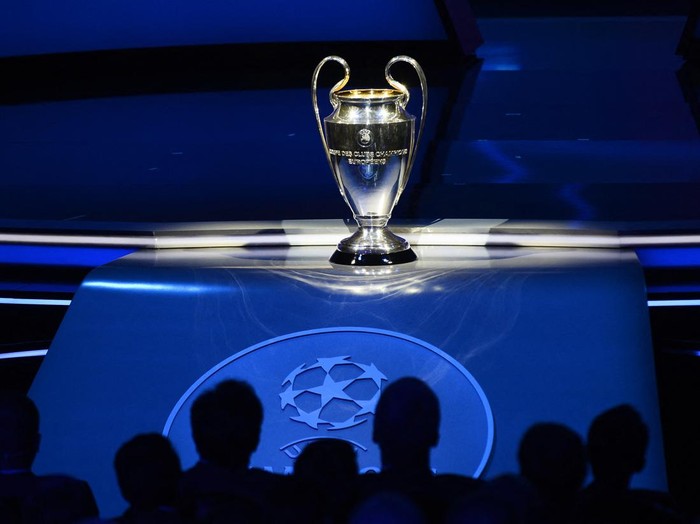 Fase Grup Liga Champions 2023/2024 Soccer Football - Champions League - Group Stage Draw - Grimaldi Forum, Monaco - August 31, 2023 General view of the Champions League trophy before the draw REUTERS/Massimo Pinca