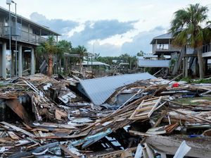 Florida Hancur Diterjang Badai Idalia