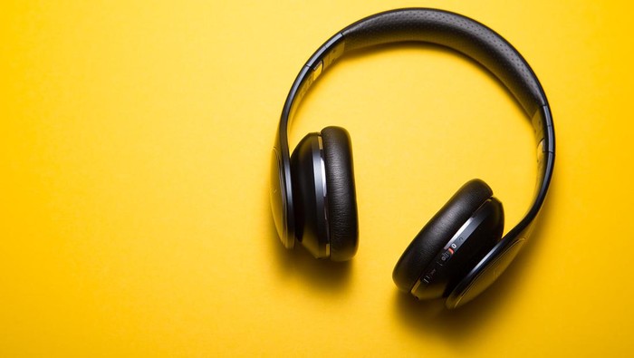 Ilustrasi chord dan lirik lagu.