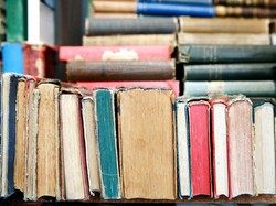 10 Contoh Sinopsis Novel yang Singkat dan Bikin Penasaran