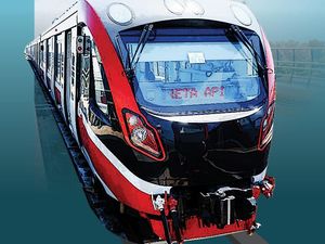 Kala LRT Sempat Terhenti di Jalur Bekasi