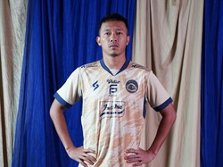Filosofi Jersey Ketiga Arema FC yang Didominasi Warna Emas