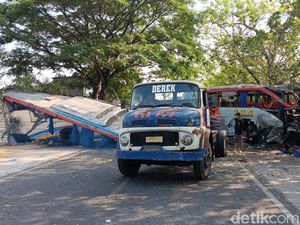 Laka Maut Bus Sugeng Rahayu Vs Eka di Ngawi, Penumpang Terlempar ke Aspal