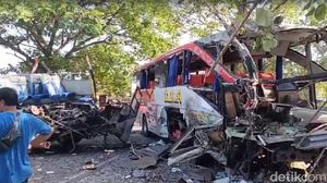 Penampakan Bus Sugeng Rahayu dan Eka Usai Laka Renggut 3 Nyawa