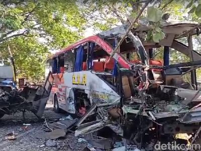 Penampakan Bus Sugeng Rahayu dan Eka Usai Laka Renggut 3 Nyawa