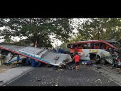 Bus Eka-Sugeng Rahayu Adu Banteng di Ngawi, Pakar Duga Sopir Ngantuk