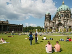 Pariwisata Eropa, Turis yang Datang Hanya untuk Pesta Tidak Diinginkan