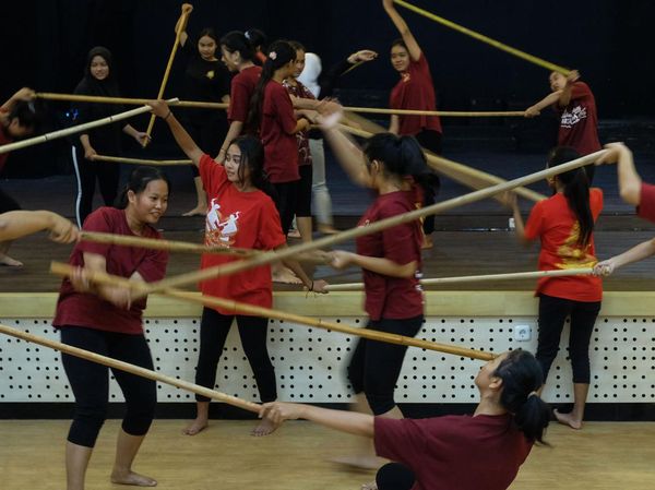 Siswa SMK Solo Belajar Koreografi dari Park Na Hoon