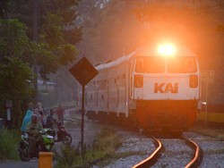 Waspada di Perlintasan! KAI Ungkap 55 Kejadian Kereta Tertemper Awal 2025