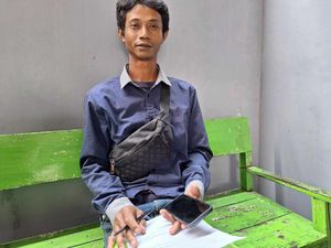 Biaya Persalinan Istri Gratis, Muhtarom Bersyukur Jadi Peserta JKN