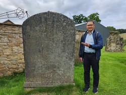 Pj Wali Kota Batu Berupaya Bawa Pulang Prasasti Sangguran dari Skotlandia