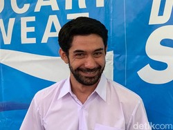 Reza Rahadian dan Yura Yunita Ingatkan Prestasi Akademik Bukan Segalanya