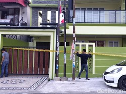 Detik-detik Penyegelan Rumah Selebgram Adelia Tersangka Kasus Jaringan Narkoba