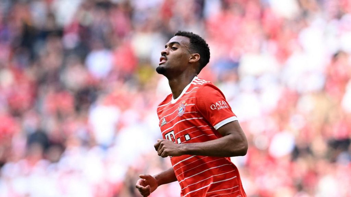 Ryan Gravenberch merapat ke Liverpool? (Foto: AFP/CHRISTOF STACHE)