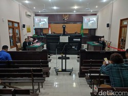 Jalani Sidang Perdana, Pemerkosa Mayat Siswi SMP Mojokerto Didakwa 5 Pasal