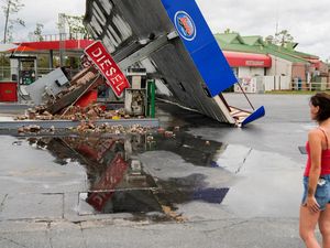 SPBU Ini Rusak Diterjang Badai Idalia
